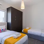 Snobby 2-bedroom Apartmán *