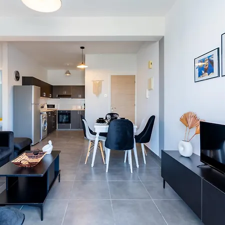 Apartment Snobby 2-bedroom Larnaca